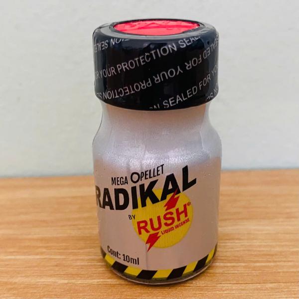 Popper Radikal Rush 10ml USA PWD – Dòng Tinh Dầu Kích Dục Cực Mạnh Cho Top & Bot 